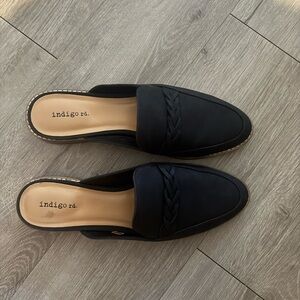 Indigo Women's Black Loafers